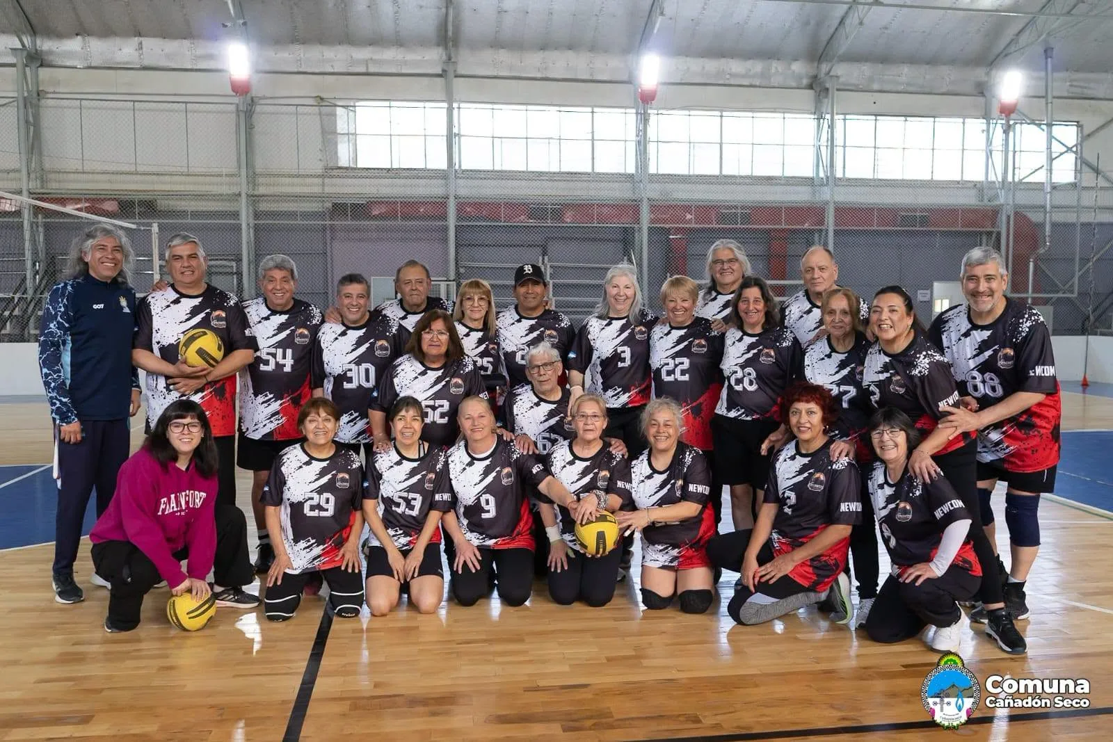 Cañadón Seco albergó el 2° Encuentro Recreativo de Newcom con participantes de la zona norte