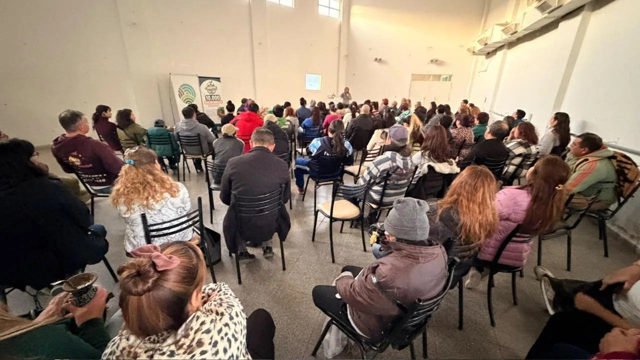 Punto Orgánico de Caleta Olivia inició la primera capacitación de “Activa tu Huerta”