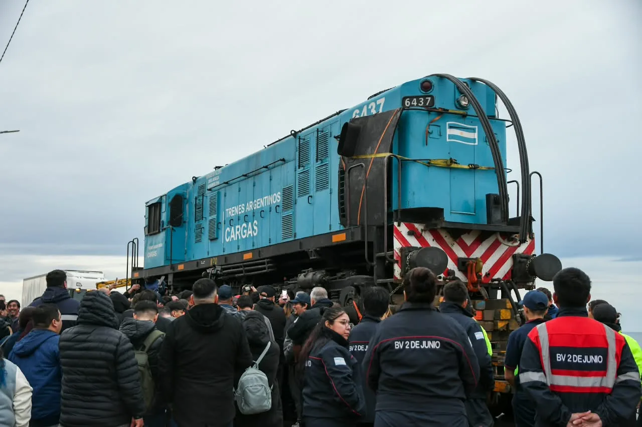 La locomotora que regresó a Santa Cruz y revivió la historia de un ex conductor