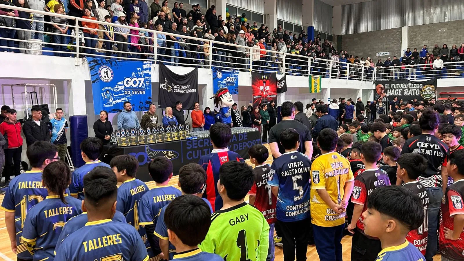 El Torneo Pibes cerró su 30ª edición en Caleta Olivia con premiación a los protagonistas