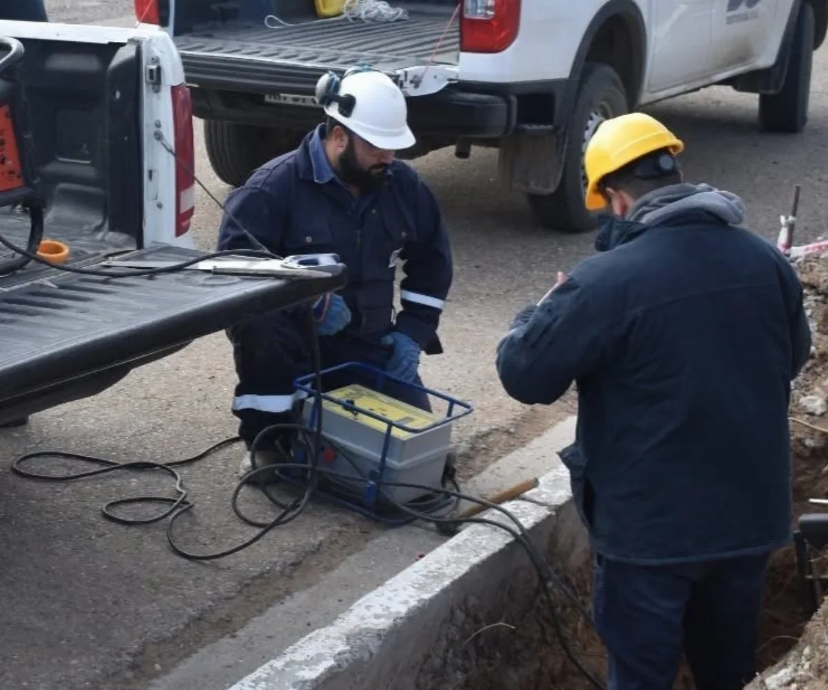 Equipos provinciales finalizaron una nueva obra para la red de gas en Jaramillo