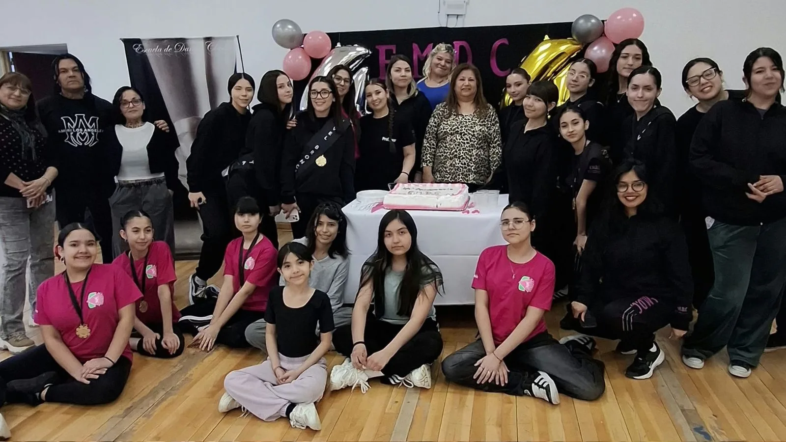 Escuela Municipal de Danzas Clásicas celebró 44 años de trayectoria en Caleta Olivia