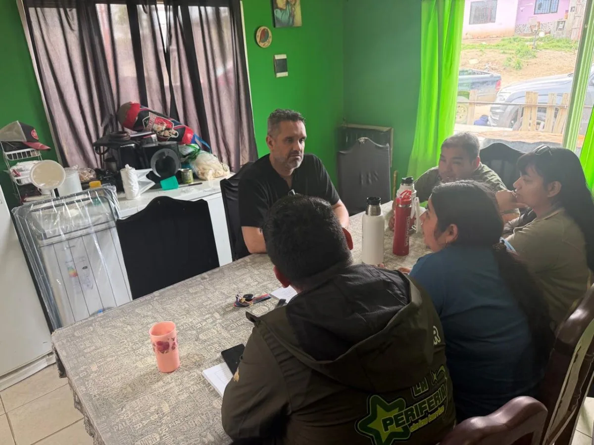 Georgion se reunió con referente de La Periferia y seguirá con encuentros territoriales en Caleta Olivia