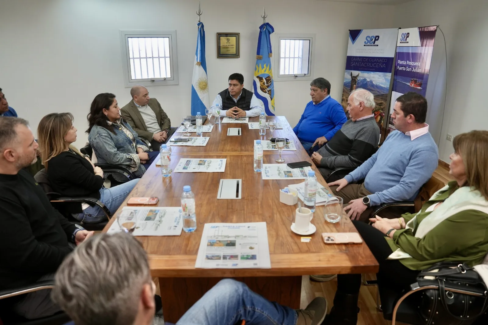 Claudio Vidal garantizó la continuidad laboral de 141 extrabajadores de Autofarma