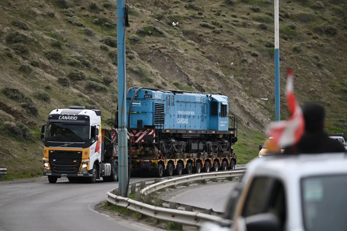 Llega la locomotora que impulsará la reactivación ferroviaria en la zona norte de Santa Cruz