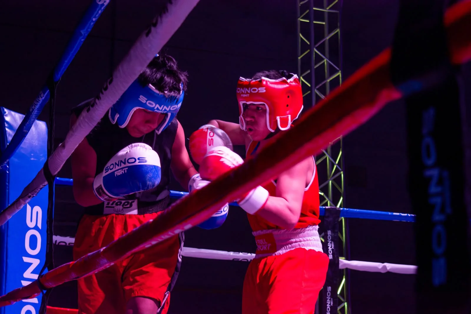 Río Gallegos estrenó ring profesional en velada de boxeo con 11 combates