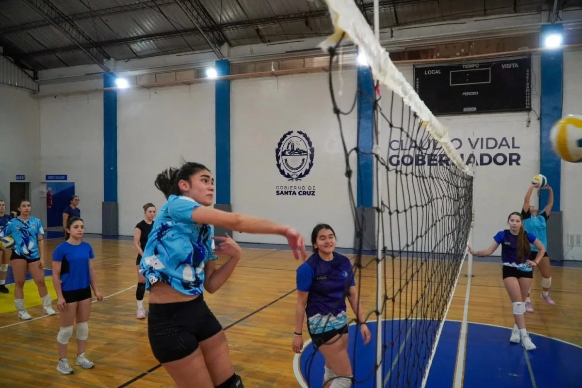 El vóley femenino de Santa Cruz ya tiene a sus 12 representantes para la Araucanía 2026