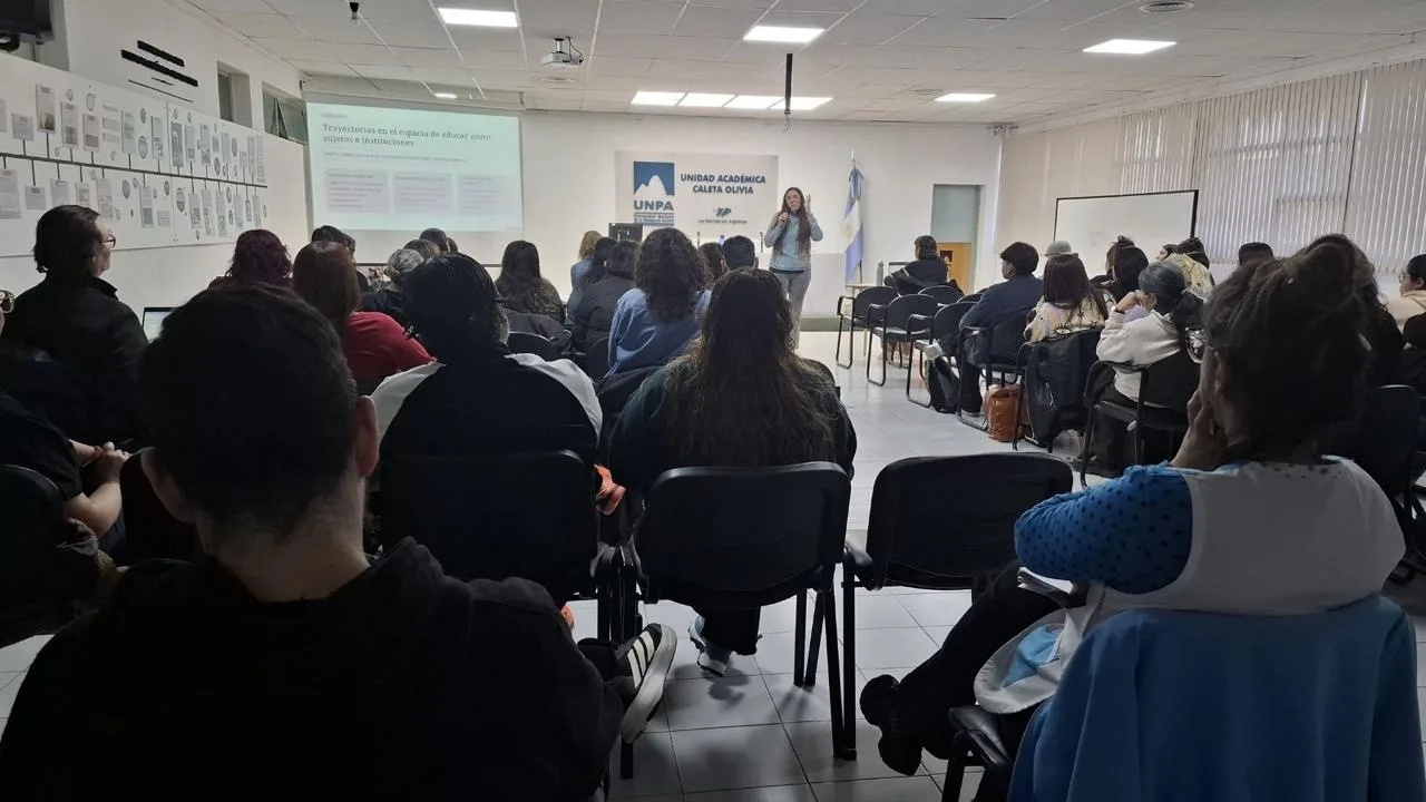 Docentes del CeMEPA de Caleta Olivia inician diplomatura en Educación y Cultura
