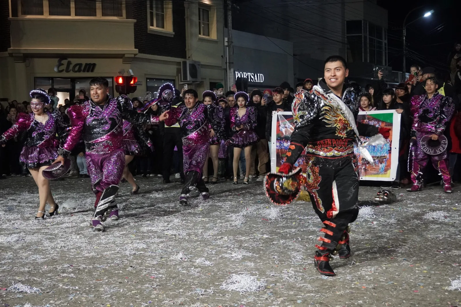 Llega la primavera a Río Gallegos con espectáculos, patio gastronómico y desfile de carrozas